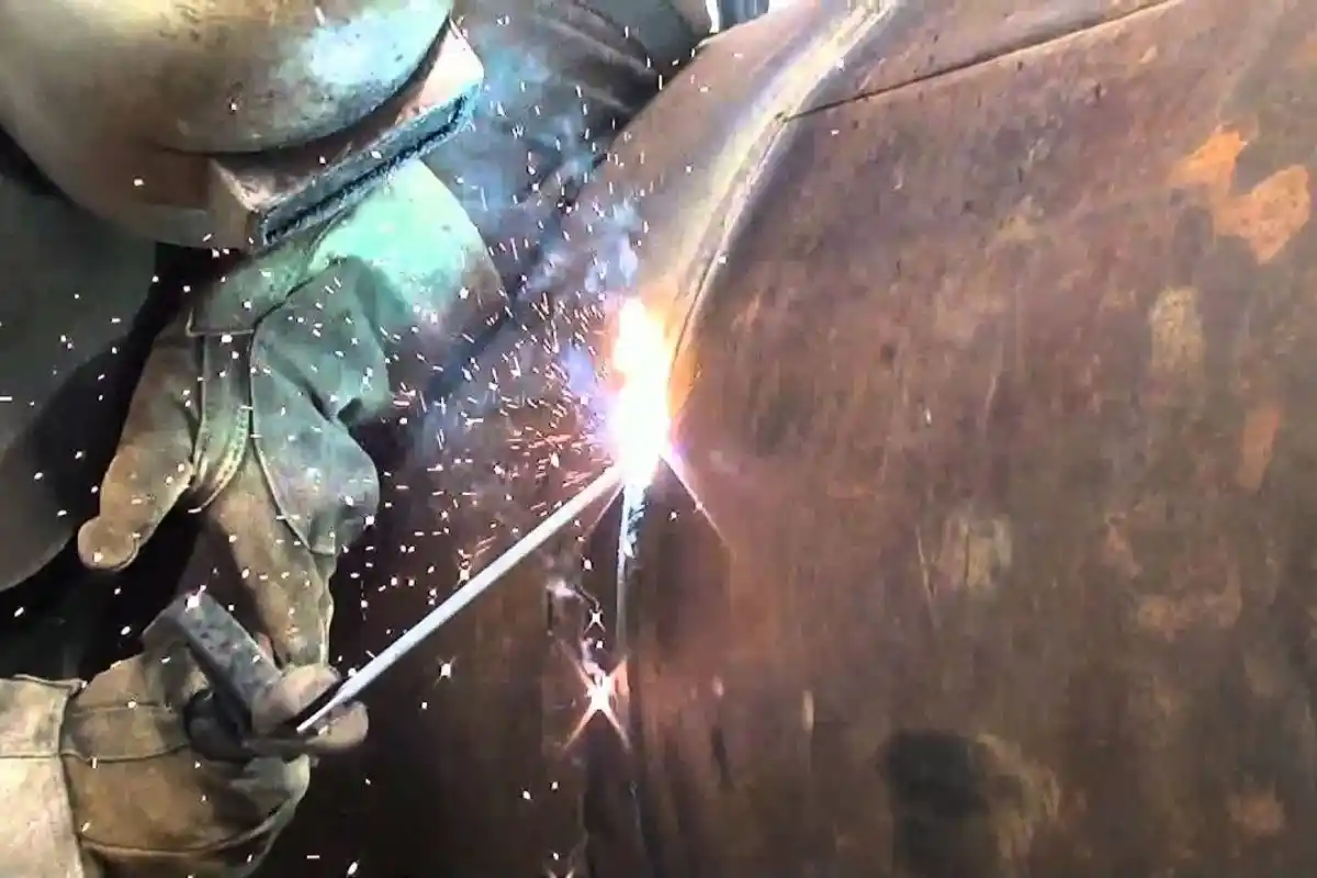 Skilled labour supply Saudi Arabia welder at work